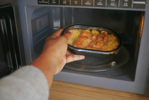 Micro-ondas com Grill ou Convecção: Quando vale a pena