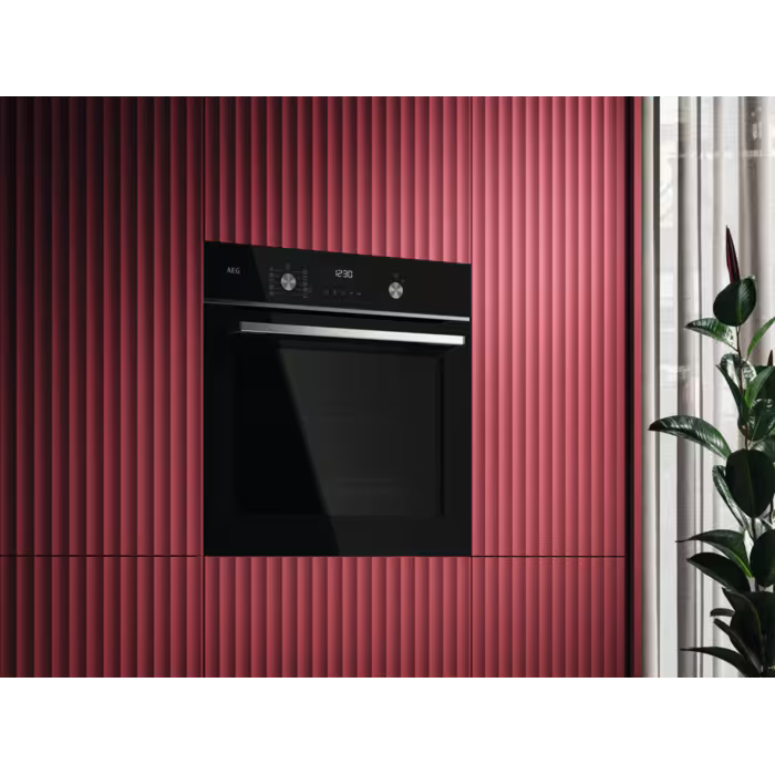 AEG FORNO MULTIFUNÇOES 71LT PIROLITICO PRETO A+ OA5PB531AB