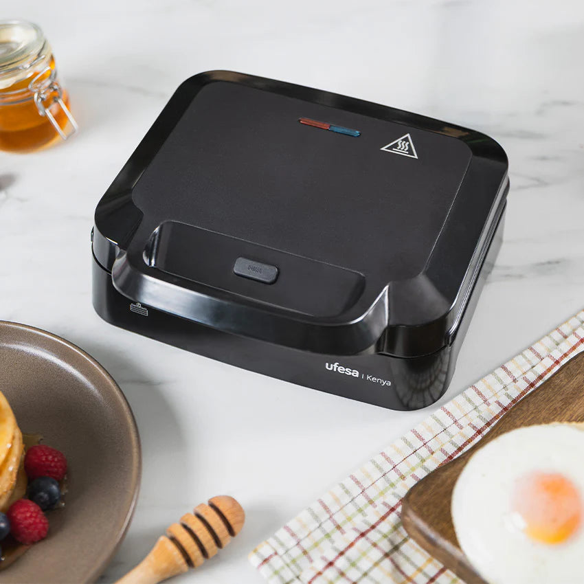 Ufesa Sandwicheira 750W Preta